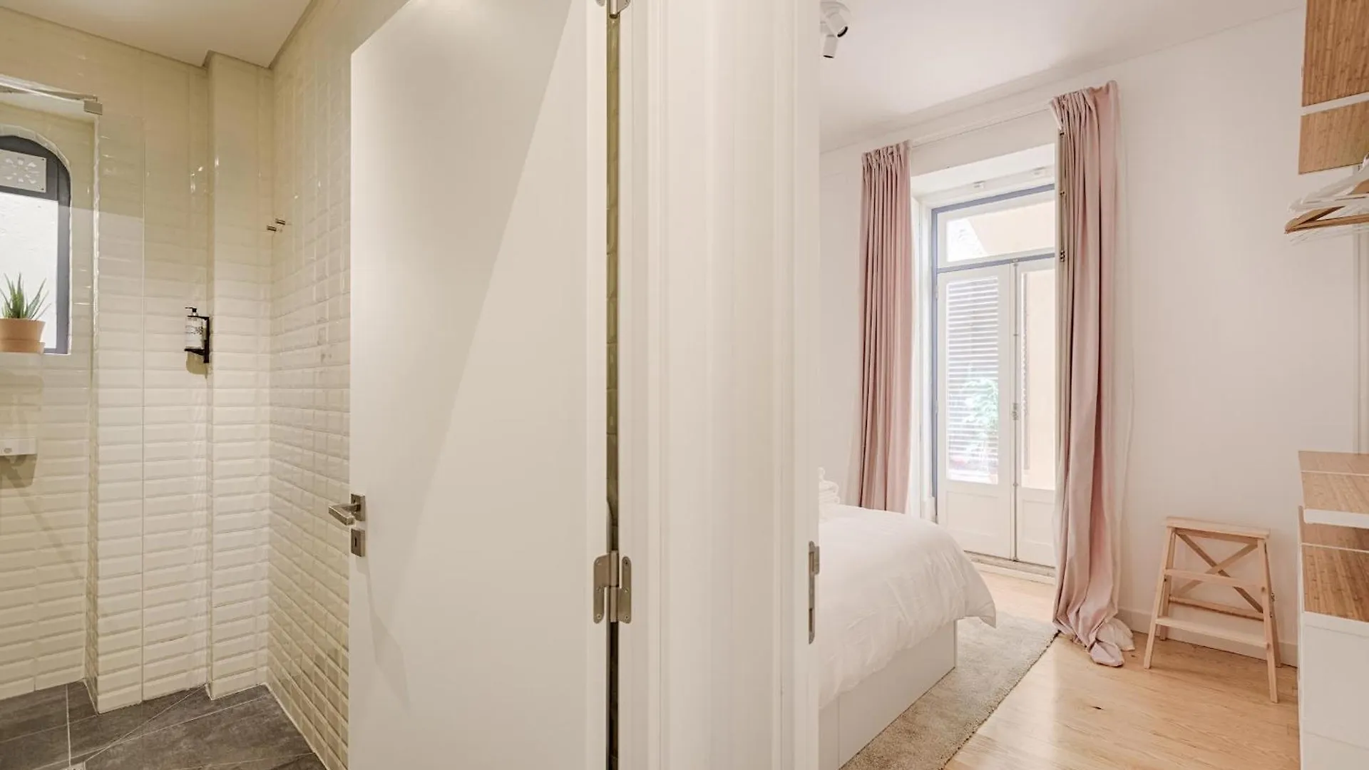 Romantic Gem In Alfama Lisboa 0*,  البرتغال