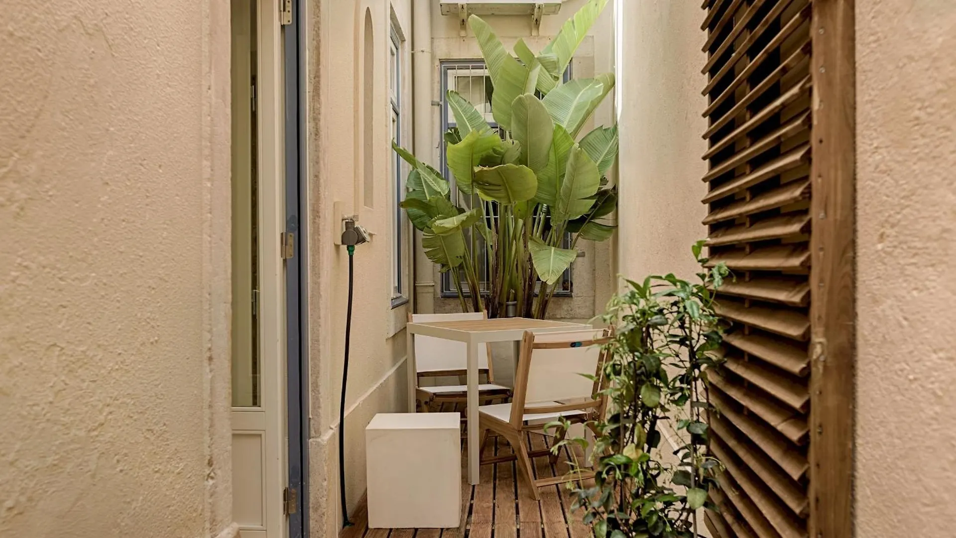 Romantic Gem in Alfama Lissabon 0*,